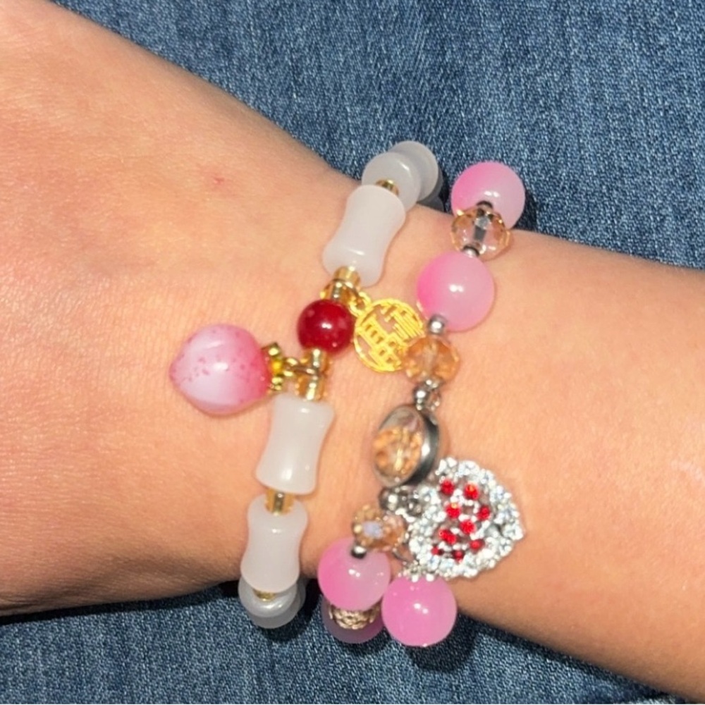 Set of two stackable beaded bracelets